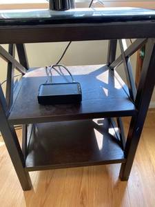lot 324 image: Wooden end Table