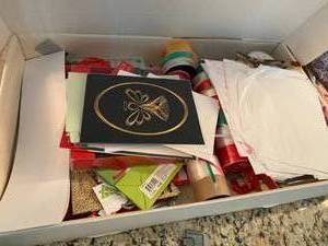 lot 462 image: Lot of holiday gift giving supplies