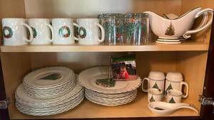 lot 466 image: Large 64 piece lot of Christmas servingware