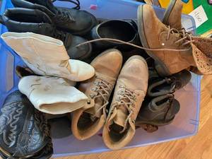 lot 470 image: Assorted MensWomensChildrens shoes, boots, sandals, flip flops,