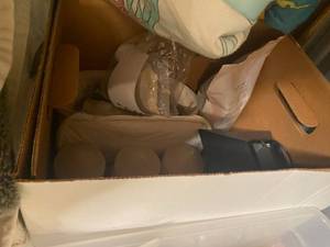 lot 228 image: Bathroom dcor item lot
