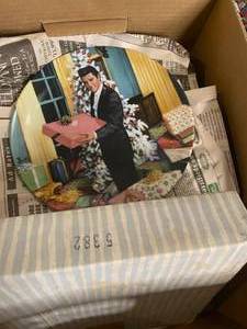 lot 231 image: Set of vintage Elvis Presley collectors plates