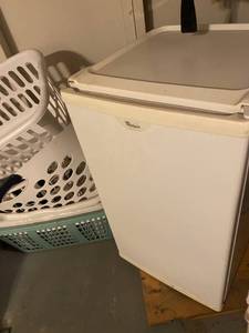 lot 94 image: Mini freezer