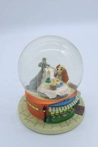 lot 250 image: Lady and the Tramp snow globe