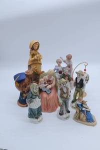 lot 253 image: Lot of seven miscellaneous Deville figurines