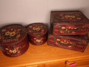lot 189 image: Matching lot of boxes with brass hardware