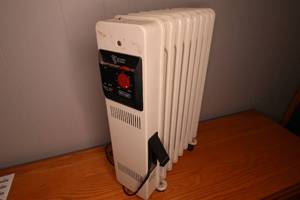 lot 170 image: Incredible Heat Machine space heater