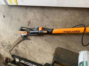 lot 22 image: 14 Fiskars Arbour Saw