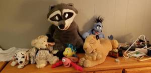 lot 272 image: Disneystuffed animals 