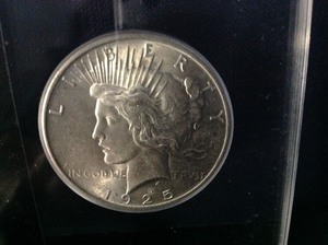 lot 4 image: 1925 P Peace Dollar MS 65