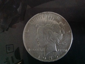 lot 10 image: 1935 S Peace Dollar