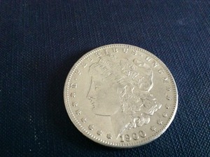 lot 20 image: 1900 S Morgan Dollar