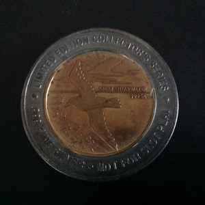 lot 90 image: Harrahs 15th Anniversary .999 Silver Gaming Coin