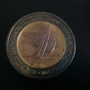 lot 91 image: Harrahs 15th Anniversary .999 Silver Gaming Coin