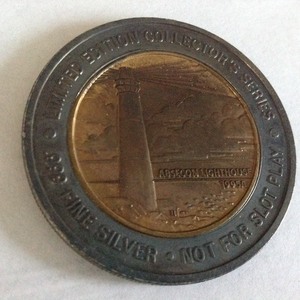 lot 92 image: Harrahs 15th Anniversary .999 Silver Gaming Coin