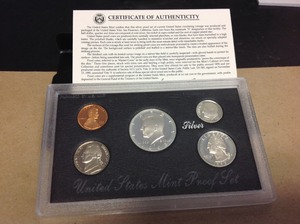 lot 52 image: 1993 US Mint Silver Proof Set