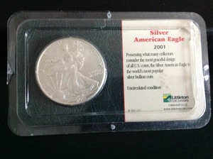 lot 63 image: 2001 Uncirculated 1 oz Liberty Silver Coin