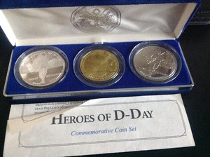 lot 139 image: Heroes of D-Day Commemorative Coin Set