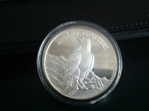 lot 144 image: 2 oz Wildlife Series Silver Coin