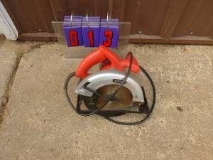 Tool Shop 7 14 skil saw. Lightly used. Tested & works. As shown.