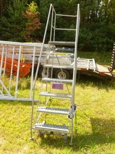 6 Rolling ladder. As shown.