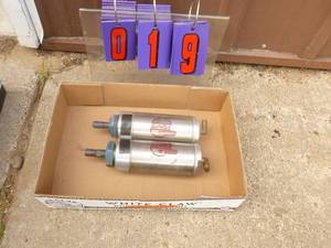 1 pair of stainless bimba air cylinders. As shown.