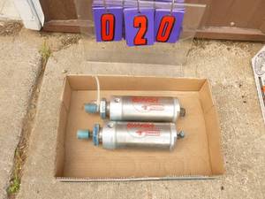 1 pair of stainless bimba air cylinders. As shown.