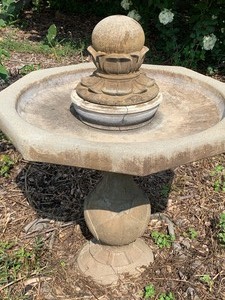 lot 6 image: Cement Decorative Bird Bath