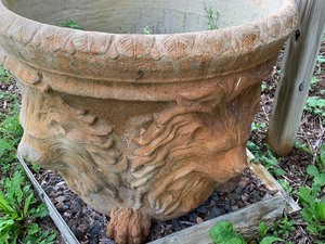 lot 17 image: Large Lion Figural Planter with Claw Feet