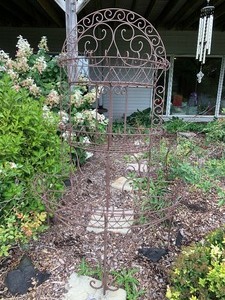 lot 27 image: Metal Three Tiered Metal Decorative Planter