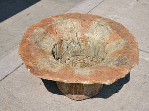 lot 47 image: Gigantic Resin Composite Planter