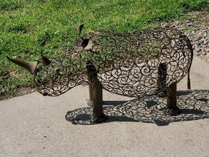 lot 91 image: Rhinoceros Wire Yard Decor