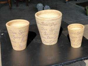 lot 61 image: 3 Decorative Planters