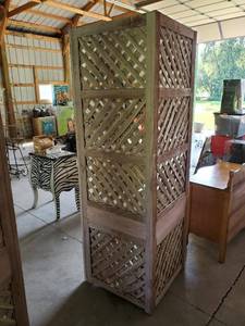 lot 97 image: White Wicker Corner Cabinet