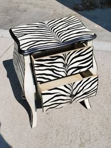 lot 93 image: Decorative Zebra Night Stand