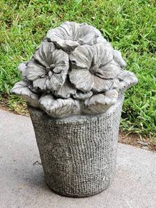 lot 62 image: Four Resin Composite Flower Yard Decor