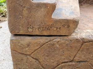 lot 194 image: 2 pc Heavy Brown Water Fountain