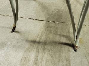 lot 248 image: (2) Metal Lawn Chairs