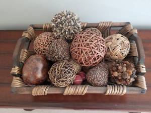 lot 154 image: Earthy Sphere Basket Dcor