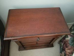 lot 45 image: Lovely Mahogany Side Tables