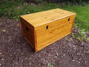 lot 165 image: Pine Chest