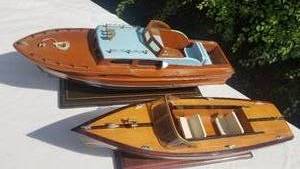 lot 180 image: Model Wood Runabout Boats