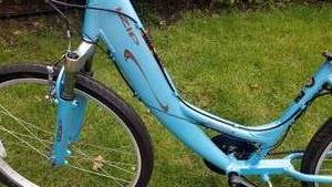 lot 57 image: Izip Electric Bike