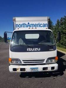 lot 1 image: 2003 Isuzu Box Truck