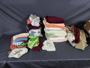 Miscellaneous Towels and Pot Holders