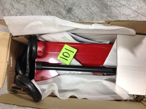 lot 101 image: Lincoln Electric Handy Core Flux-Cored Welder in good conditions