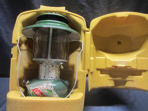 lot 6 image: Vintage Coleman Lantern