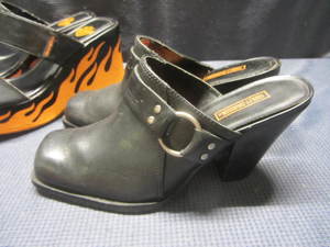 lot 23 image: HD Wedges & Mules