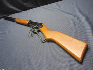 lot 20 image: Daisy Red Ryder