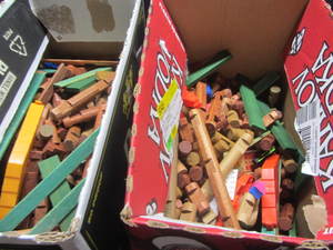 lot 57 image: Lincoln Logs